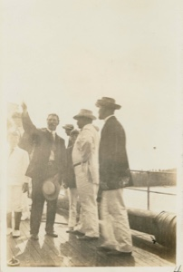 Image: Bob Bartlett pointing up at rigging to President Roosevelt